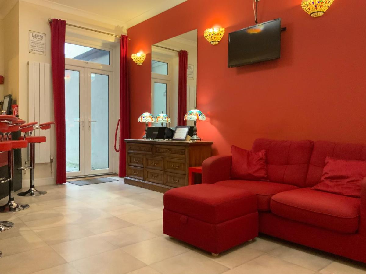 Scarlets Hotel - Blackpool — Photos 1